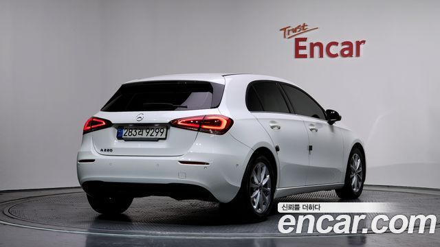 Mercedes-Benz A-Class 2020 — photo 2