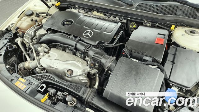 Mercedes-Benz A-Class 2020 — photo 6
