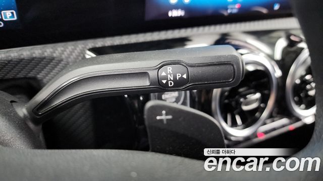 Mercedes-Benz A-Class 2020 — photo 9
