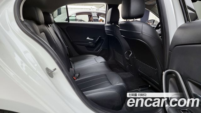 Mercedes-Benz A-Class 2020 — photo 12