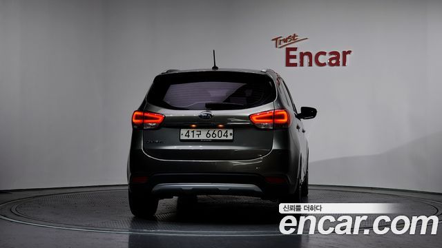 Kia Carens 2017 — photo 4