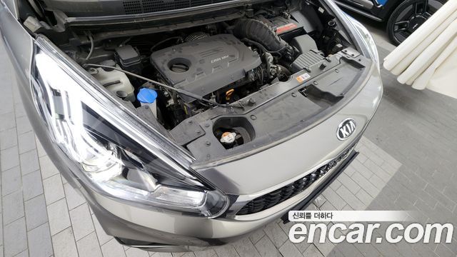 Kia Carens 2017 — photo 6
