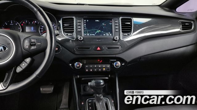 Kia Carens 2017 — photo 14