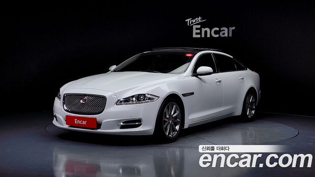 Jaguar XJ 2015 — photo 1