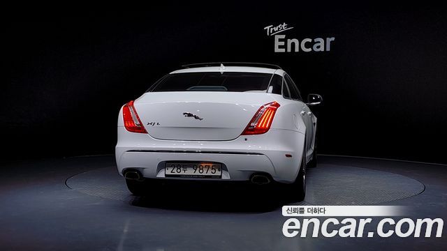 Jaguar XJ 2015 — photo 4