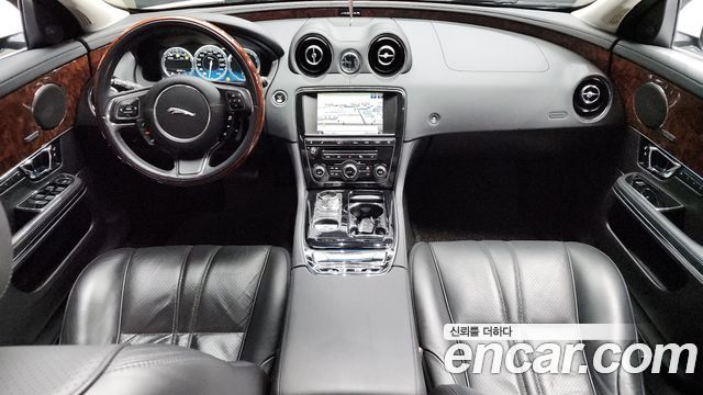Jaguar XJ 2015 — photo 7