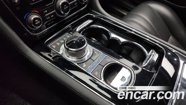 Jaguar XJ 2015 — photo 9