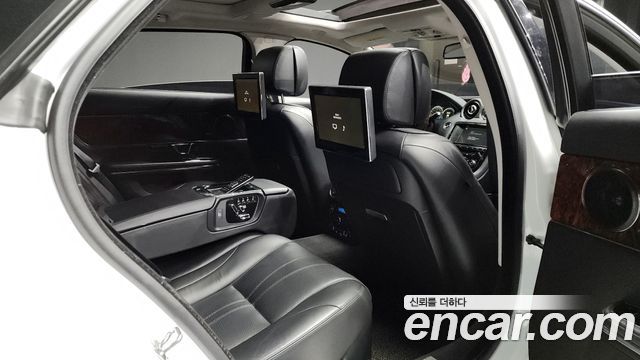Jaguar XJ 2015 — photo 12