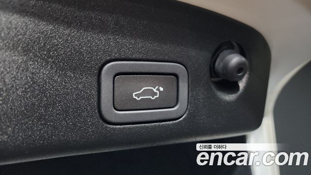 Jaguar XJ 2015 — photo 20