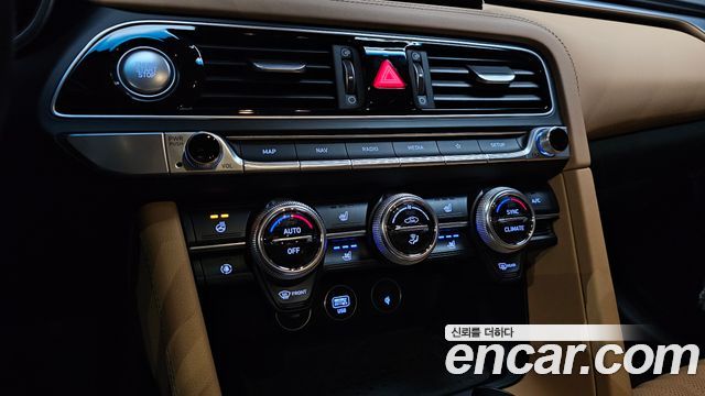 Genesis G70 2021 — photo 17