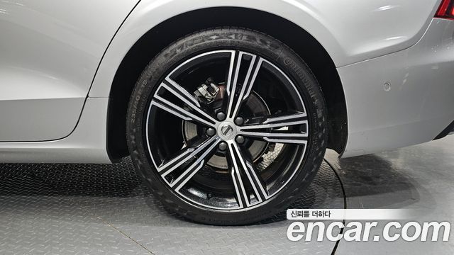 Volvo S60 2021 — photo 5