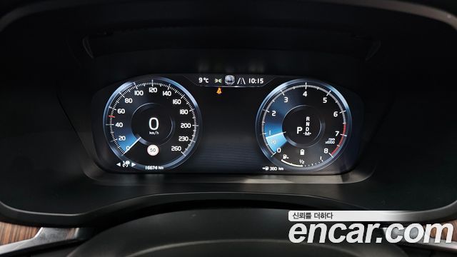 Volvo S60 2021 — photo 8