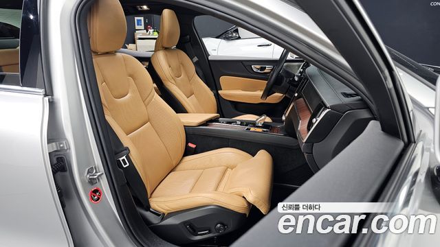 Volvo S60 2021 — photo 10