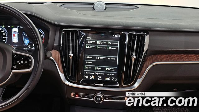 Volvo S60 2021 — photo 14