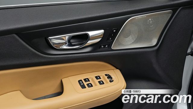 Volvo S60 2021 — photo 19