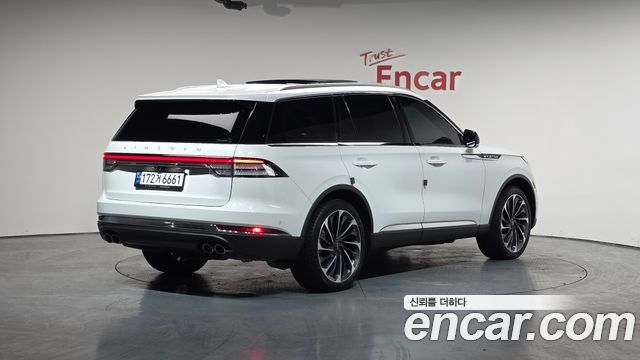Lincoln Aviator 2023 — photo 2