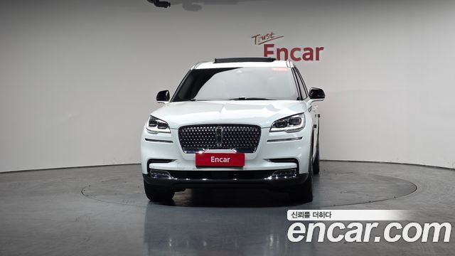 Lincoln Aviator 2023 — photo 3