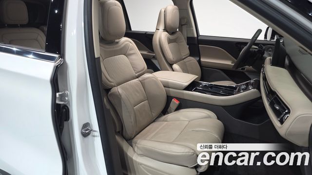 Lincoln Aviator 2023 — photo 10