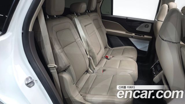 Lincoln Aviator 2023 — photo 12