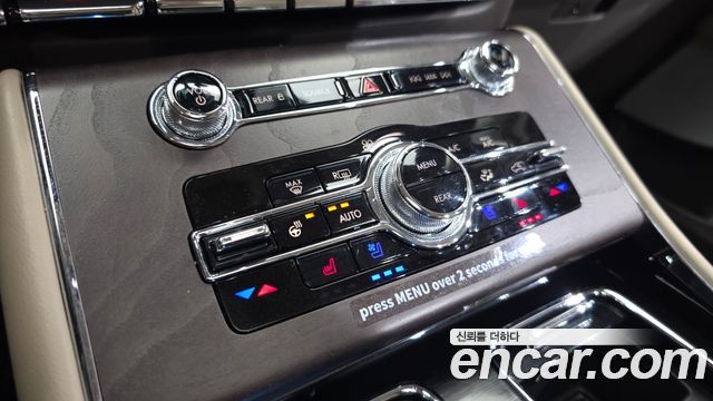 Lincoln Aviator 2023 — photo 16