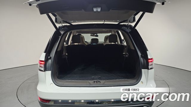 Lincoln Aviator 2023 — photo 20