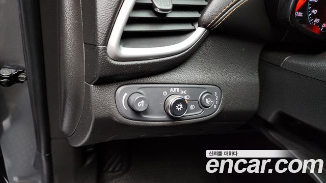 Chevrolet Korea Trax 2019 — photo 18