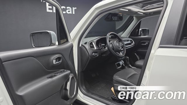 Jeep Renegade 2022 — photo 10