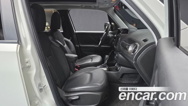 Jeep Renegade 2022 — photo 11
