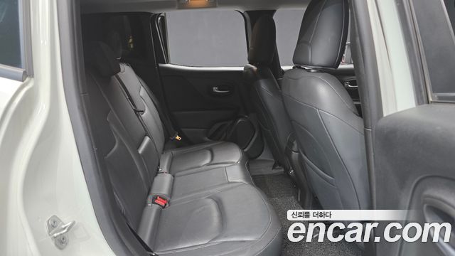 Jeep Renegade 2022 — photo 12