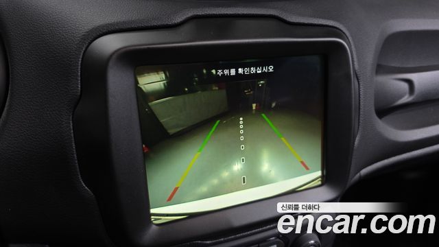 Jeep Renegade 2022 — photo 15