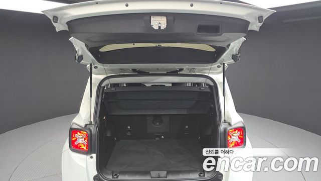Jeep Renegade 2022 — photo 16