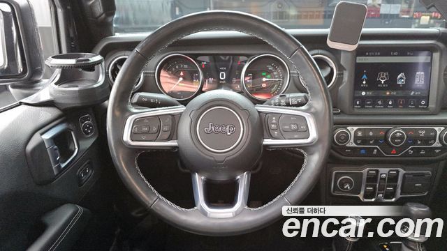 Jeep Wrangler 2022 — photo 13