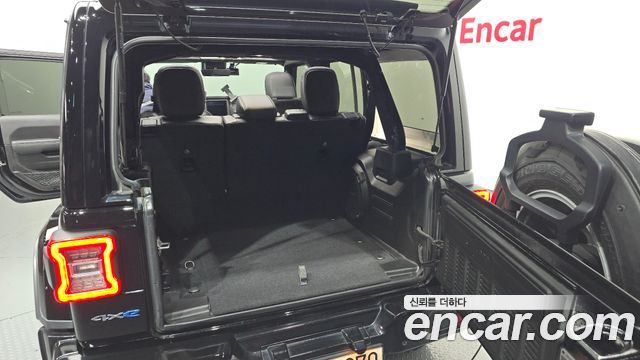 Jeep Wrangler 2022 — photo 20