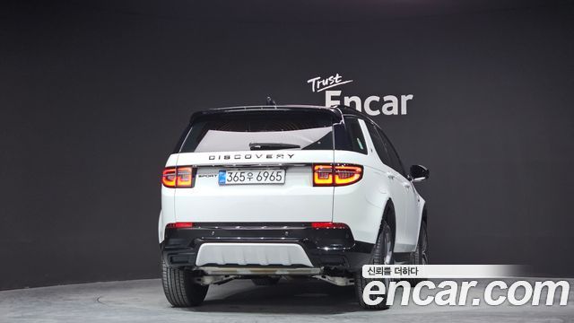 Land Rover Discovery Sport 2025 — photo 4