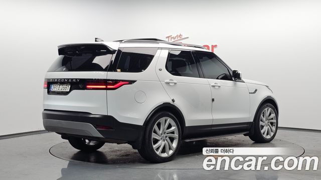 Land Rover Discovery 2022 — photo 2