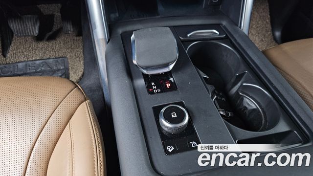 Land Rover Discovery 2022 — photo 9