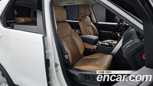 Land Rover Discovery 2022 — photo 10