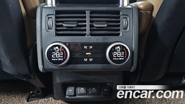 Land Rover Discovery 2022 — photo 19