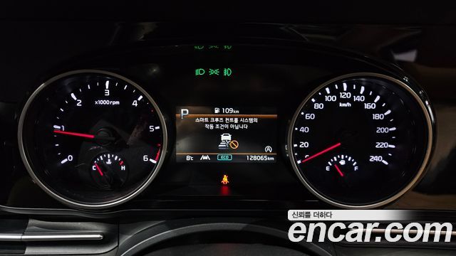 Kia Canival 2021 — photo 8