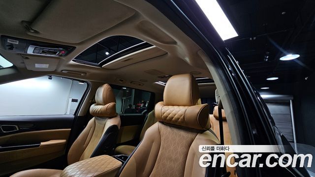 Kia Canival 2021 — photo 17
