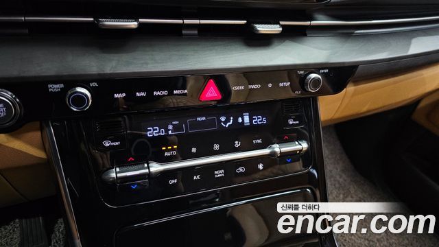 Kia Canival 2021 — photo 19