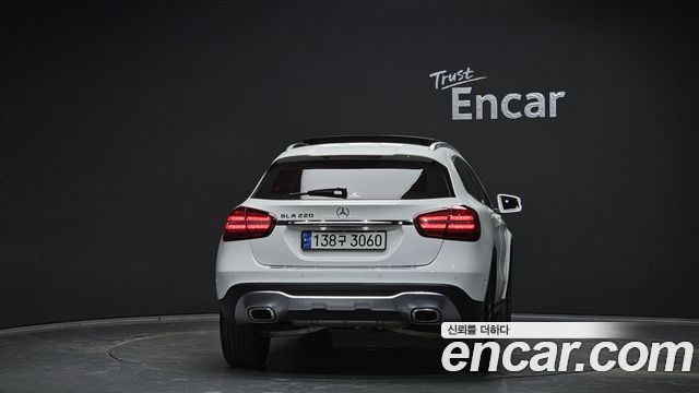 Mercedes-Benz GLA-Class 2019 — photo 4