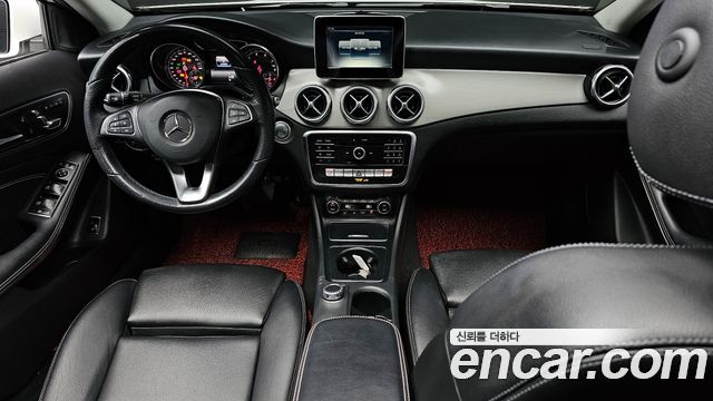 Mercedes-Benz GLA-Class 2019 — photo 7