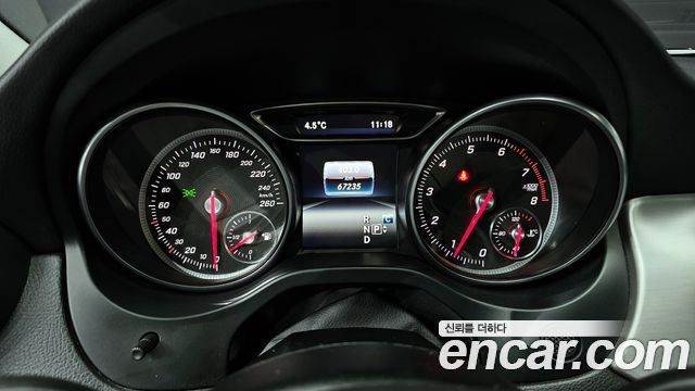 Mercedes-Benz GLA-Class 2019 — photo 8