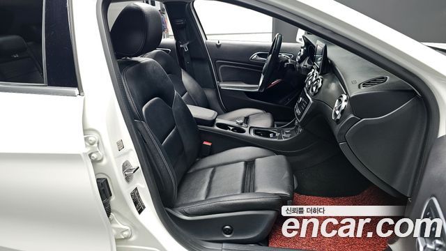 Mercedes-Benz GLA-Class 2019 — photo 10