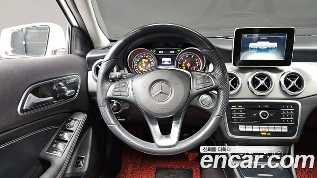 Mercedes-Benz GLA-Class 2019 — photo 13
