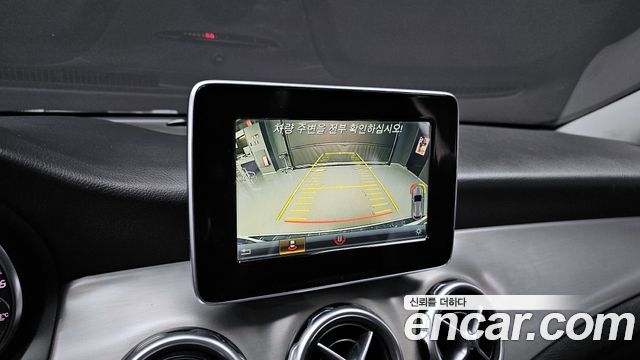 Mercedes-Benz GLA-Class 2019 — photo 15