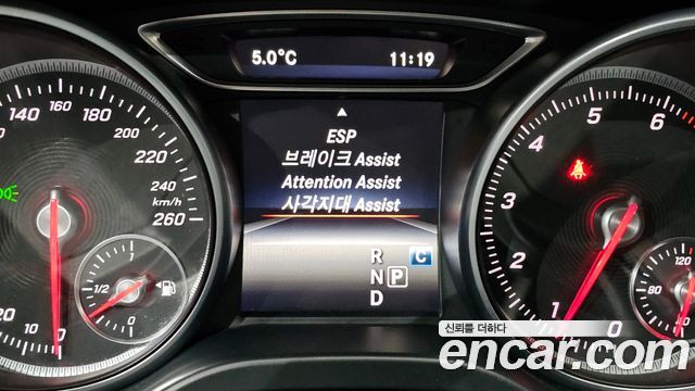 Mercedes-Benz GLA-Class 2019 — photo 17