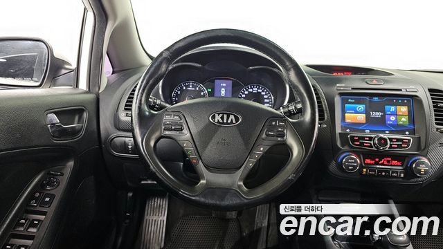 Kia K3 2014 — photo 13