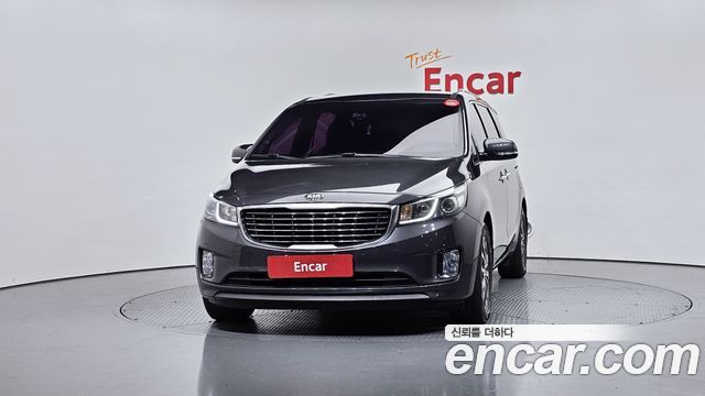 Kia Canival 2017 — photo 3
